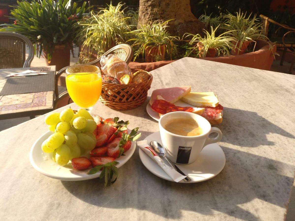 Hostal Corona Palma de Mallorca Exterior photo